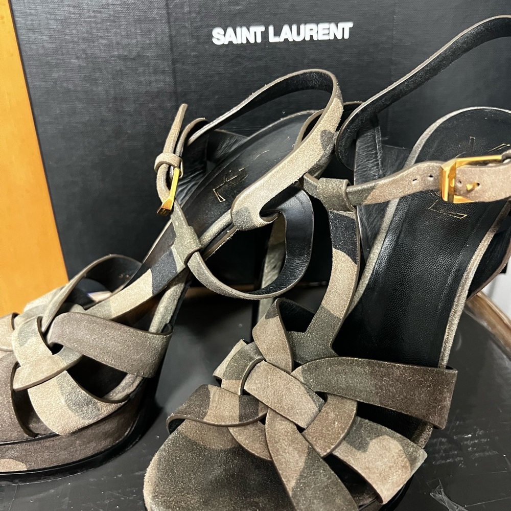 Nice look and fit, these YSL shoes are a purchase you'll love flaunting
